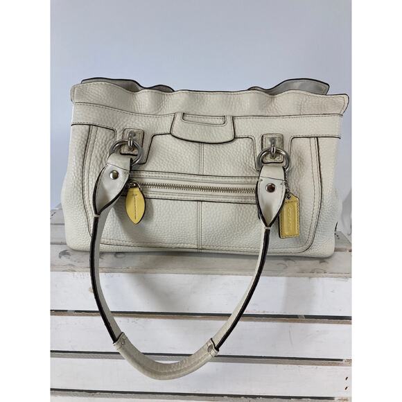 COACH F14686 LARGE IVORY PEBBLED LEATHER SHOULDER BAG WITH CHARM - Picture 1 of 16